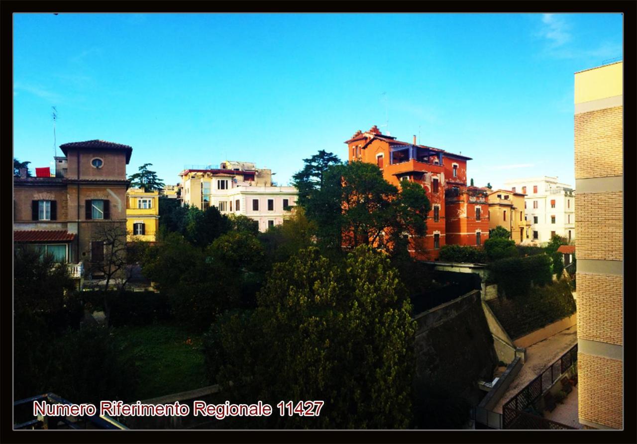 Roma Manuela'S Cozy Guest House Trastevere Bagian luar foto