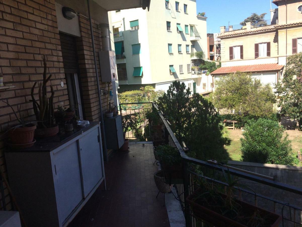 Roma Manuela'S Cozy Guest House Trastevere Bagian luar foto