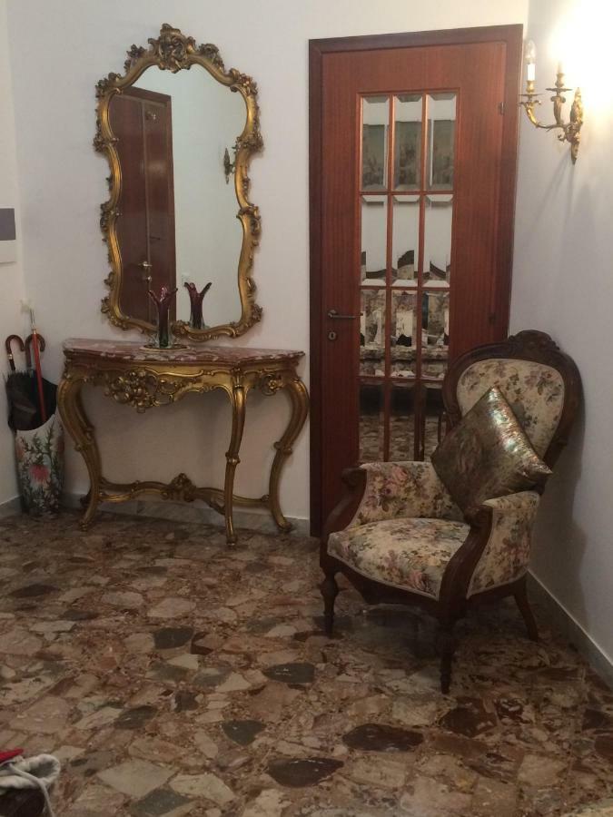 Roma Manuela'S Cozy Guest House Trastevere Bagian luar foto