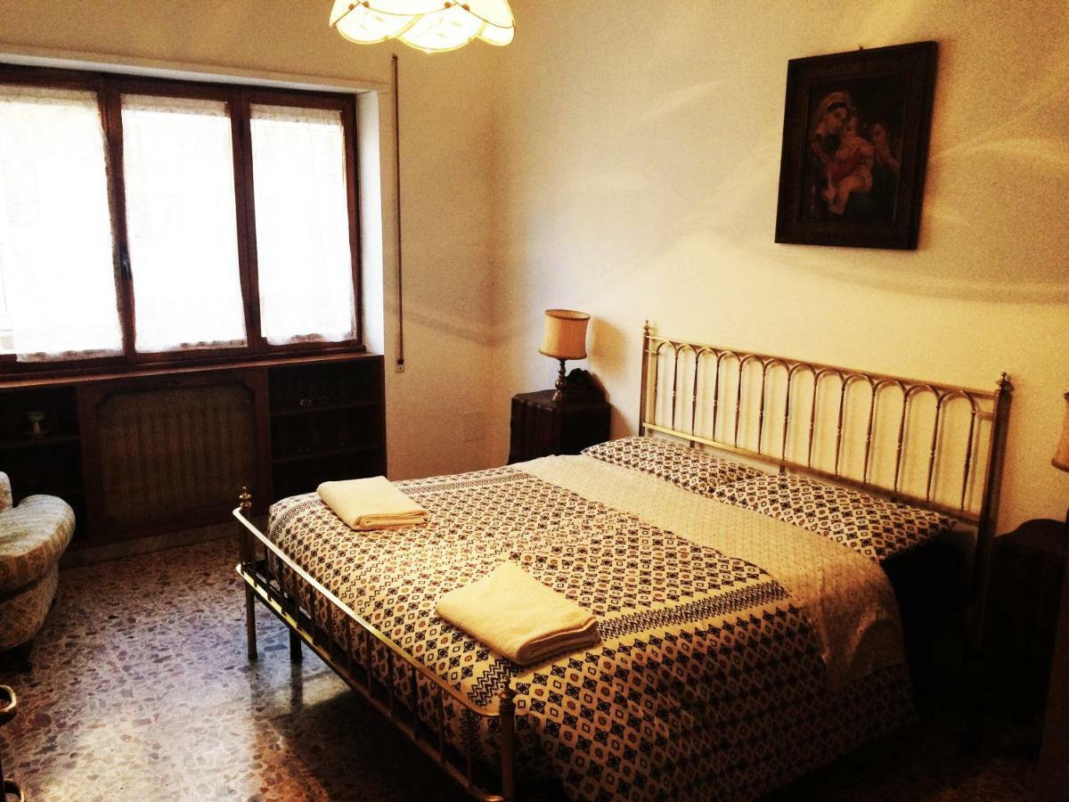 Roma Manuela'S Cozy Guest House Trastevere Bagian luar foto