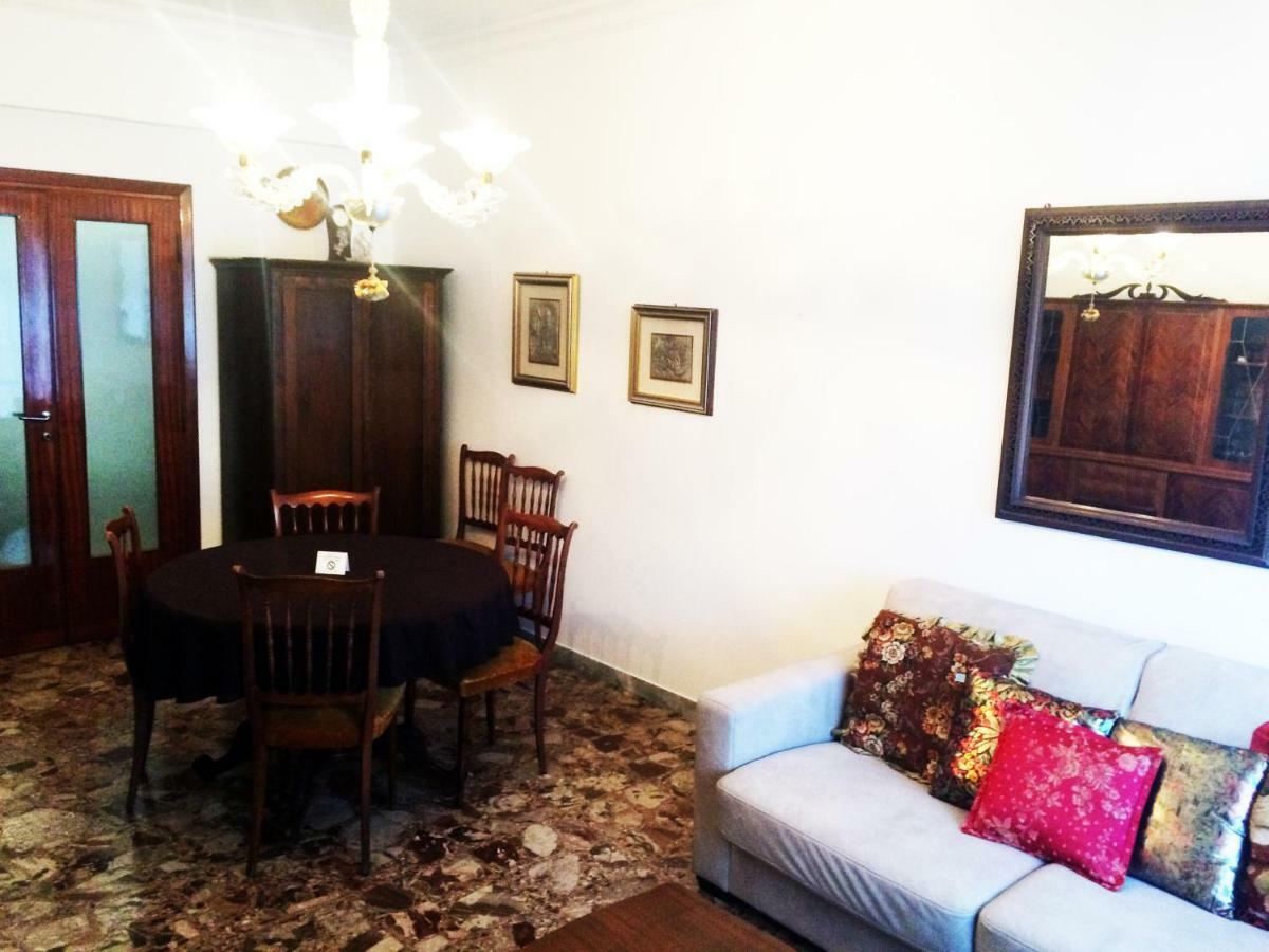 Roma Manuela'S Cozy Guest House Trastevere Bagian luar foto