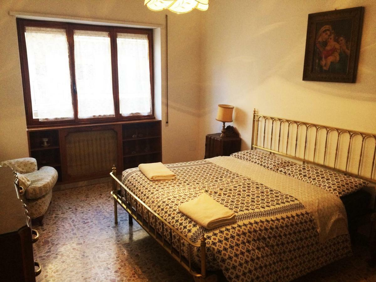 Roma Manuela'S Cozy Guest House Trastevere Bagian luar foto